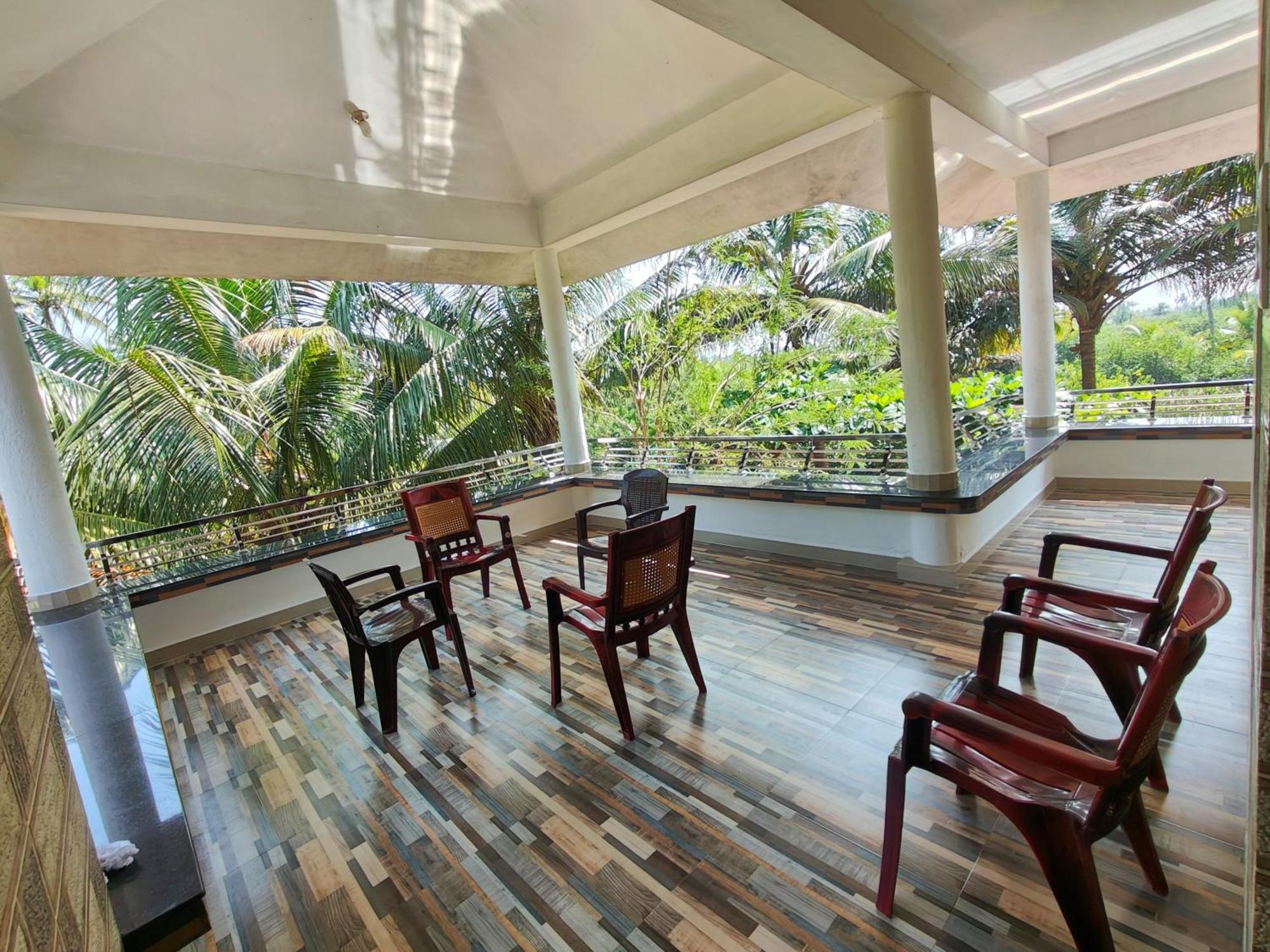 Munroe La Casa Kollam
