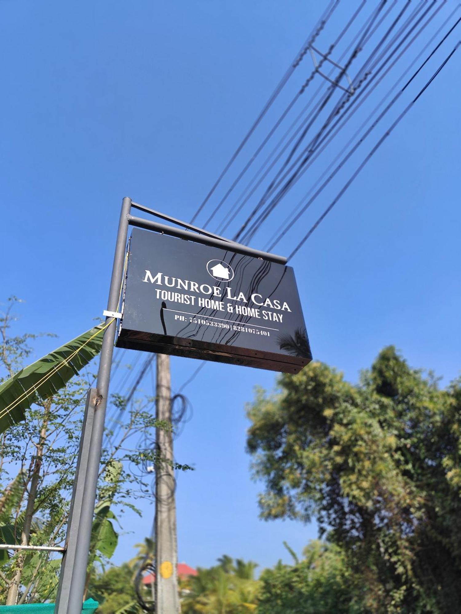 Munroe La Casa Kollam